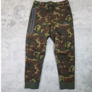 BOYS' NIKE TECH FLEECE CAMO JOGGERS